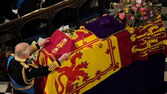 महारानी एलिज़ाबेथ द्वितीय का ताबूत