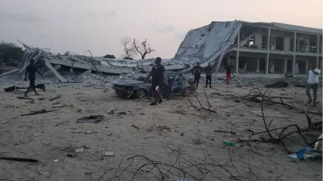 Ile alaja kan re e to wo lati oke de ipilẹ nibi ti agbara ibugbamu naa to