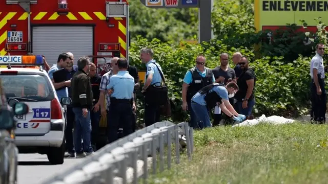 پلیس در جستجوی مجرم فراری