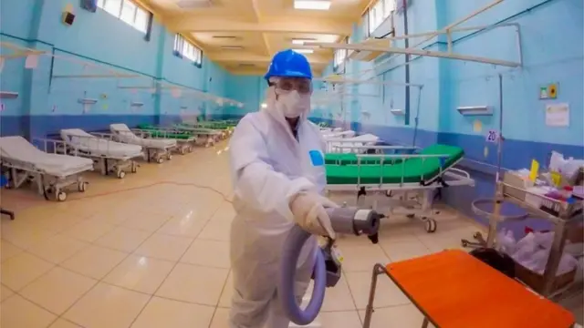 Sala de un hospital latinoamericano.