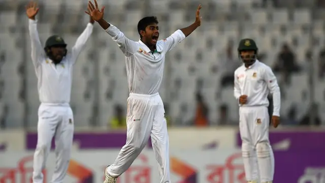 স্টিভেন ফিনের এলবিডাব্লিউয়ের জন্য আবেদন জানাচ্ছে মিরাজ