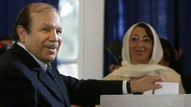 بوتفليقة عام 2005