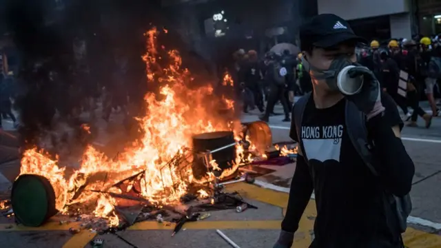 протестующий