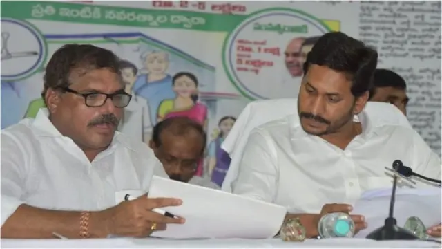 ముఖ్యమంత్రి జగన్మోహన్‌రెడ్డితో మంత్రి బొత్స సత్యనారాయణ