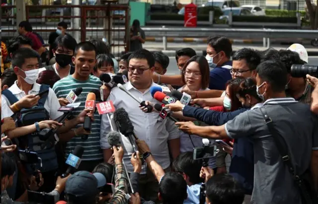 นายภาณุพงศ์กล่าวว่า การวิพากวิจารณ์สถาบันพระมหากษัตริย์สามารถทำได้ และสามารถตรวจสอบได้