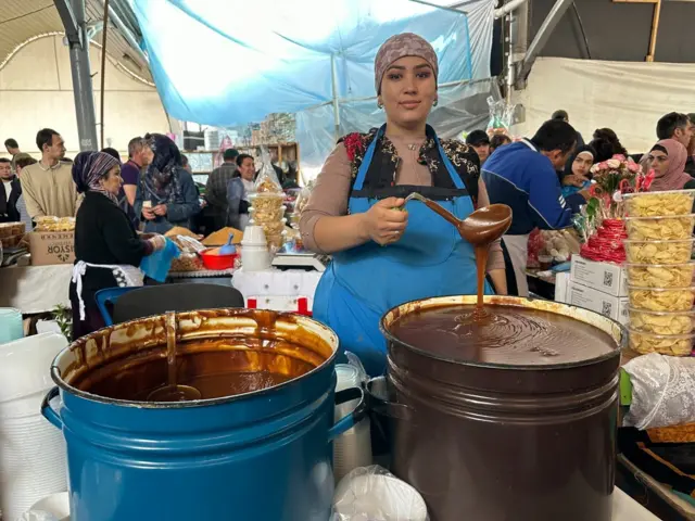 Сумалак сотувчи аёл