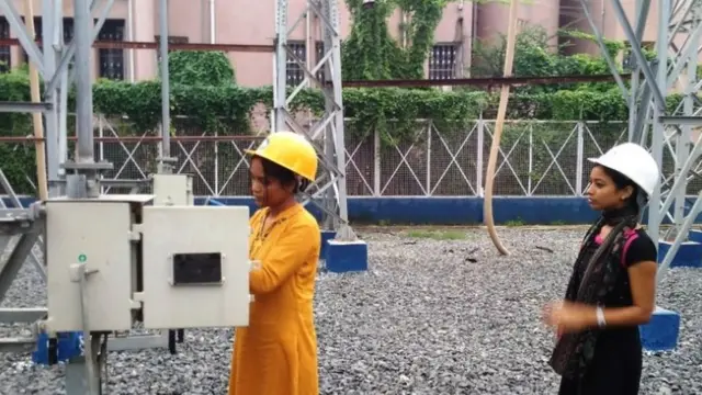 काम करतीं इंजिनियर