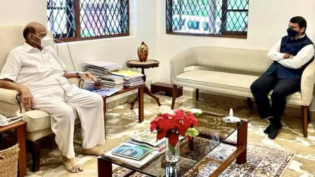 शरद पवार और देंवेंद्र फडनवीस