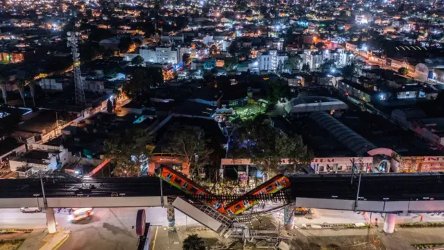 Vista aérea del tramo colapsado.