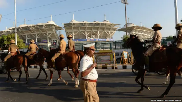 भारी सुरक्षा के बीच आईपीएल का मैच