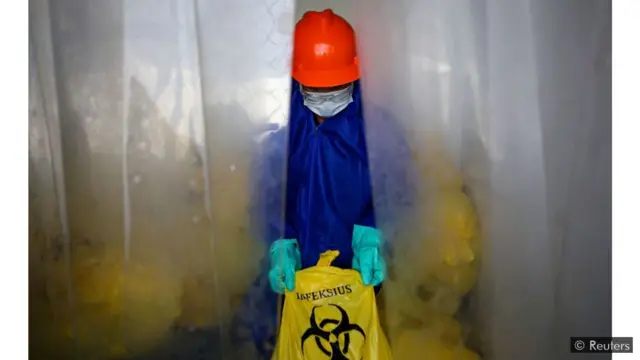 의료 폐기물의 15%만이 위험한 것으로 분류된다. 나머지는 가정 폐기물에 비해 그리 위험하지 않다