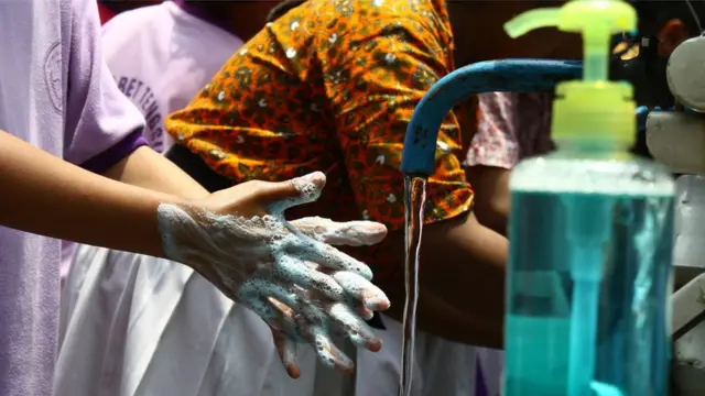 ہاتھ دھوئیں