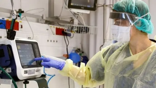 کار با دستگاه تنفس مصنوعی به افراد آموزش دیده نیاز دارد