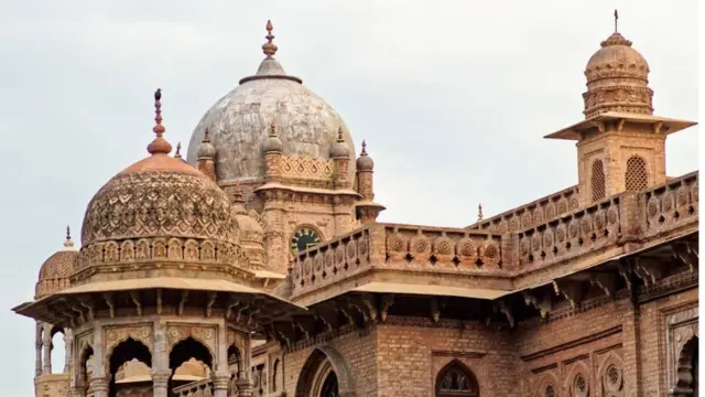 ਸਰ ਗੰਗਾ ਰਾਮ ਨੇ ਮਾਡਲ ਟਾਊਨ ਲਾਹੌਰ ਹਾਊਸਿੰਗ ਸਕੀਮ ਦੀ ਨੀਂਹ ਰੱਖੀ ਜੋ ਅੱਜ ਵੀ ਲਾਹੌਰ ਦੀ ਸਭ ਤੋਂ ਵਧੀਆ ਰਿਹਾਇਸ਼ੀ ਕਾਲੋਨੀ ਮੰਨੀ ਜਾਂਦੀ ਹੈ।