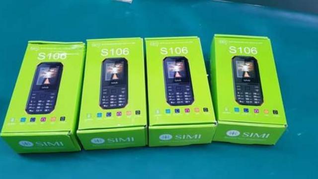 Les téléphones seront commercialisés sous la marque Simi.