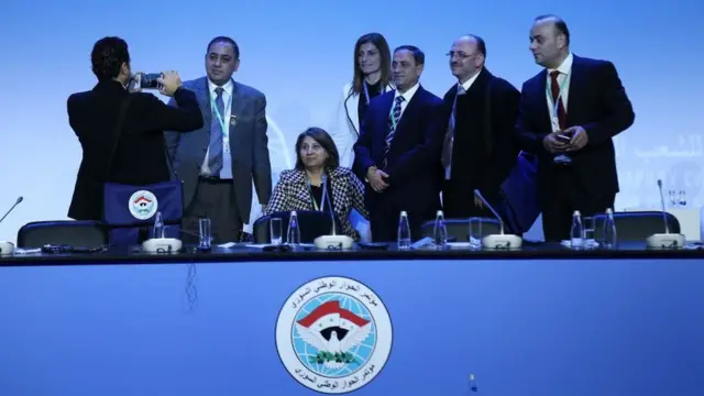 Komite'de Suriye hükümeti, muhalifler ve BM davetlileri 50'şer üye ile temsil ediliyor.