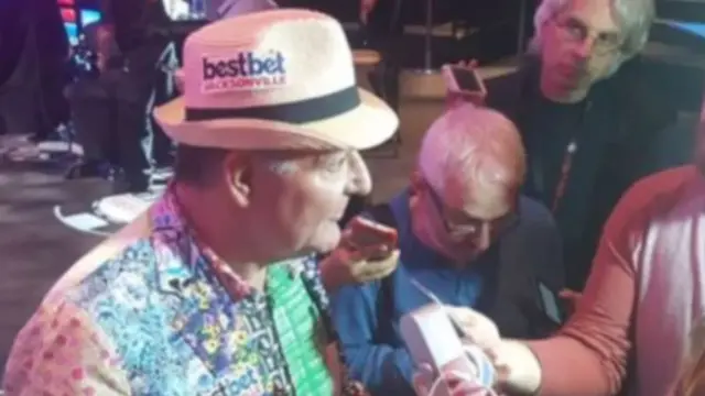 જ્હોન હેસ્પની તસવીર