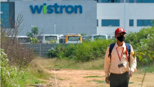 విస్ట్రన్‌ యూనిట్‌లో కార్మికులను శ్రామికంగా దోచుకుంటున్నారని ఆరోపణలు వినిపించాయి