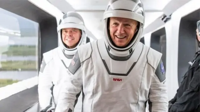 వ్యోమగాములు