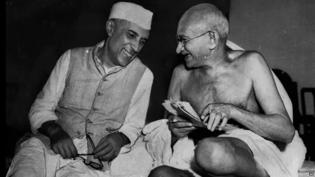 महात्मा गांधी के साथ नेहरू गांधी