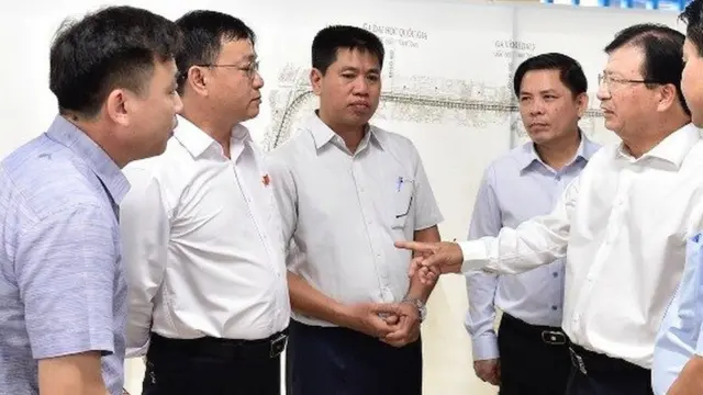 Phó Thủ tướng Trịnh Đình Dũng làm việc với nhà thầu đường sắt Cát Linh-Hà Đông