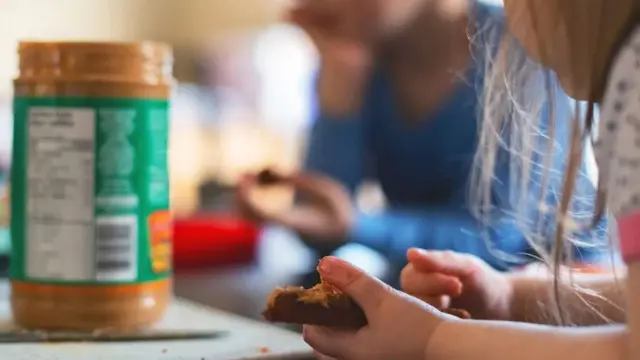 الأطفال الذين لديهم أشقاء أكبر منهم أقل عرضة للإصابة بحمى القش والإكزيما