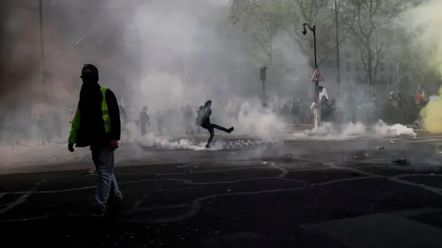 протестующие