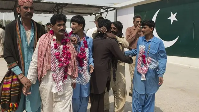 پاکستان، انڈیا، قیدی