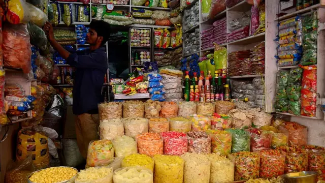 மளிகைக் கடை, மாதிரிப் படம்