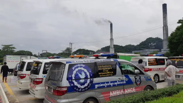 ရန်ကုန်မြို့ ရေဝေးသုသာန်မှာ သေဆုံးသူတွေ မီးသင်္ဂြိုဟ်ဖို့ မော်တော်ယာဥ်တွေ ကြာမြင့်စွာ တန်းစီ စောင့်ဆိုင်းရ