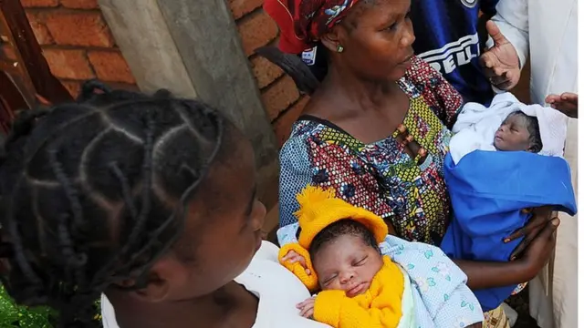 Ụmụaka a mụrụ ọhụrụ