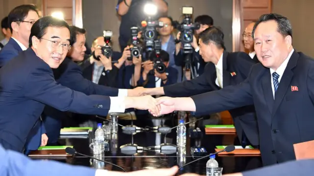 13일 경기도 파주시 판문점 북측 통일각에서 열린 남북 고위급회담 종결회의에서 남북은 9월 안에 남북정상회담을 평양에서 열기로 합의했다