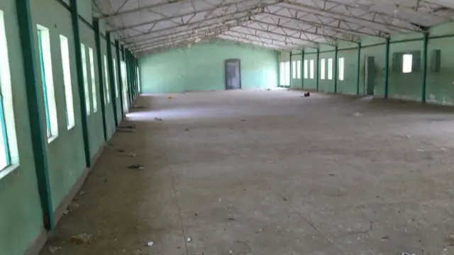 Sùgbọn nísín yíì òfífó nile-ìwé àwọn akẹ́kọ náà wà