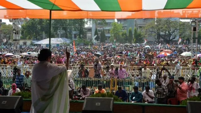 ২০১৯এর এক নির্বাচনী জনসভায় তৃণমূল কংগ্রেস নেত্রী (ফাইল ছবি)