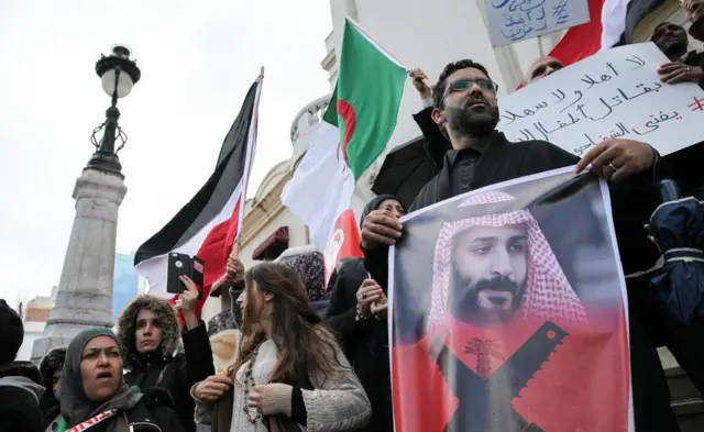 Tunus'taki protestolardan bir kare