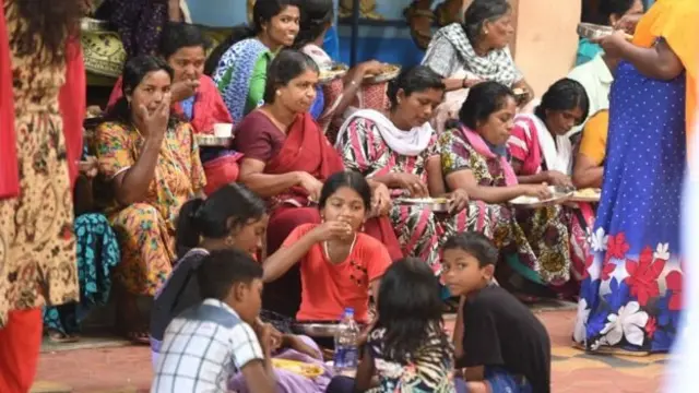 முகாம்களில் கேரள மக்கள்