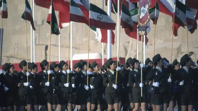 رژه با پرچم نظامی شاهنشاهی