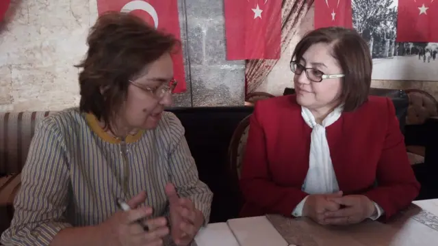 Fatma Şahin, "ustalık dönemi" için oy istiyor.