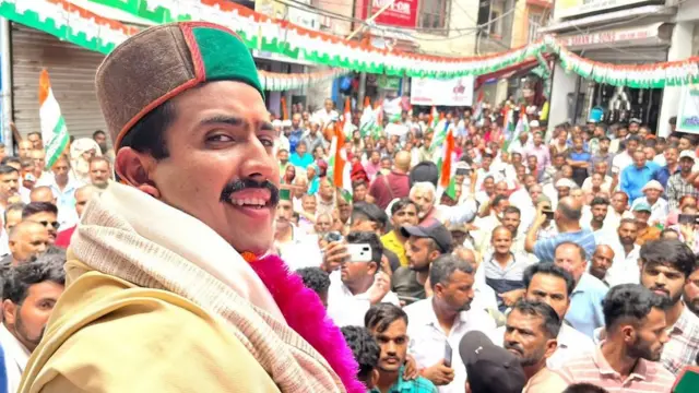 हिमाचल प्रदेश के पूर्व मुख्यमंत्री वीरभद्र सिंह के बेटे विक्रमादित्य सिंह