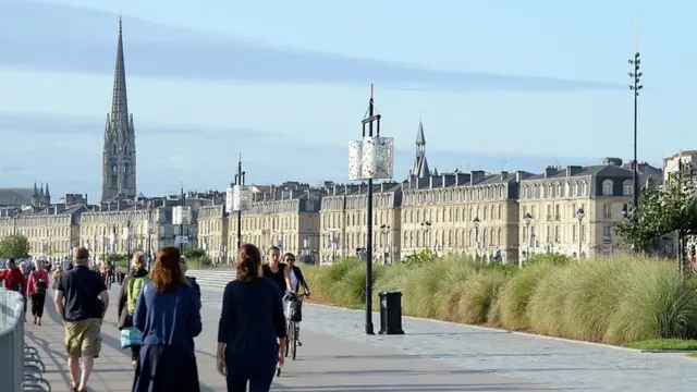 Burdeos vista desde su malecón