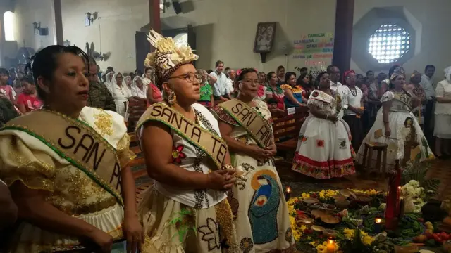 Misa de agradecimiento durante el Festival de La Tierra
