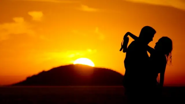 காதலால் கசிந்துருகி வாழ்ந்த காலங்கள் கடந்துவிட்டதா?