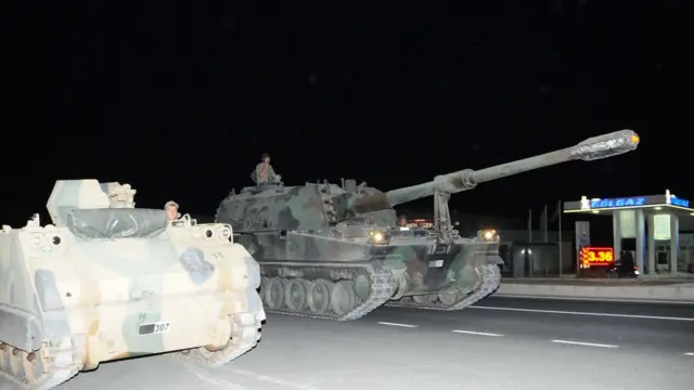 Sınırda askeri sevkiyat