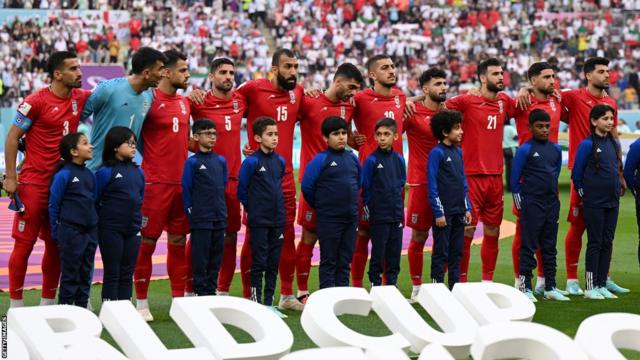伊朗隊球員在賽前沒有開口唱國歌