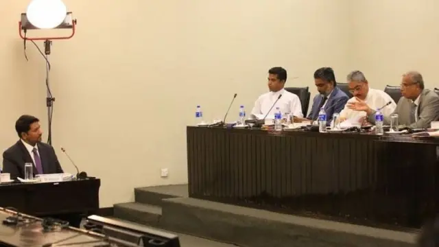 පාර්ලිමේන්තු විශේෂ කාරක සභාව