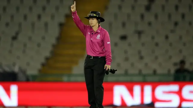 क्लेअर पोलोसाक, ऑस्ट्रेलिया