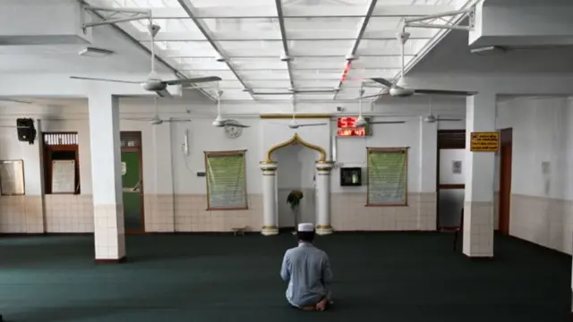 শ্রীলংকার মুসলিমদের অভিযোগ, করোনাভাইরাস সংক্রমণের সুযোগ নিয়ে তাদের প্রতি বৈষম্যমূলক আচরণ করা হচ্ছে