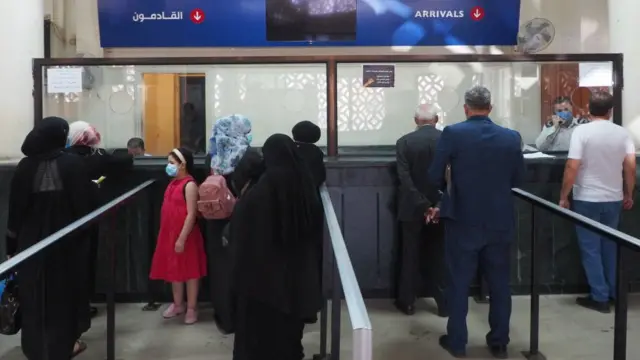 Очередь возвращающихся в Сирию из Ливана