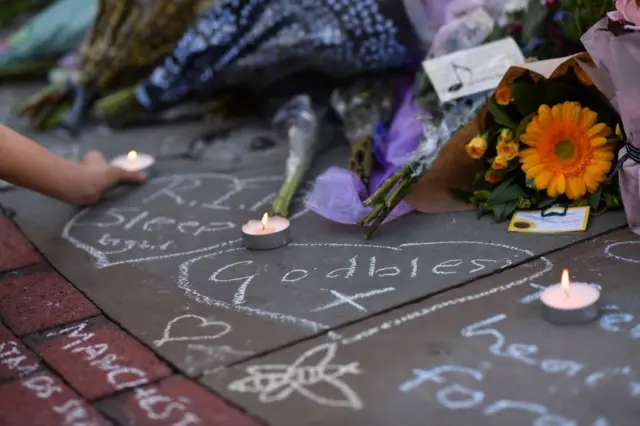 மான்செஸ்டர் தாக்குதல்: அமெரிக்காவுடன் தகவல் பரிமாற்றத்தை நிறுத்திய பிரிட்டன்