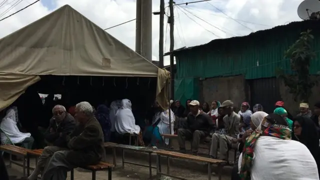 በግጭቱ ህይወቱ ላለፈ የተቀመጡ ሃዘንተኞች